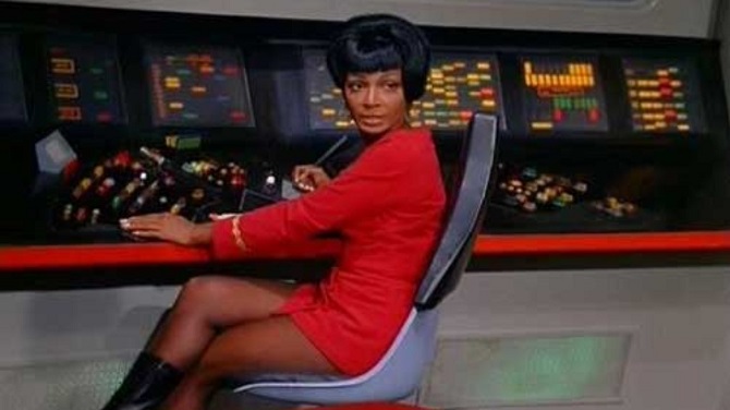 Star Trek star Nichelle Nichols dies 2