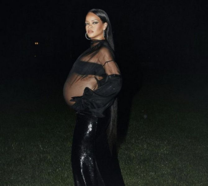 Daring and outrageous: what were the pregnant images of the singer Rihanna 13