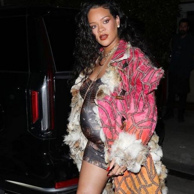 Daring and outrageous: what were the pregnant images of the singer Rihanna 15