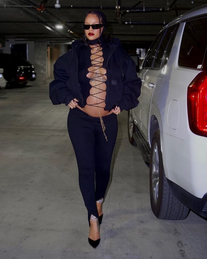 Daring and outrageous: what were the pregnant images of the singer Rihanna 8