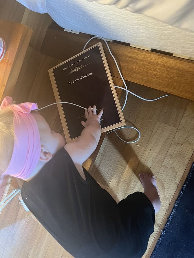 Grimes teilt ein seltenes Foto von ihrer und Elon Musks Tochter 1