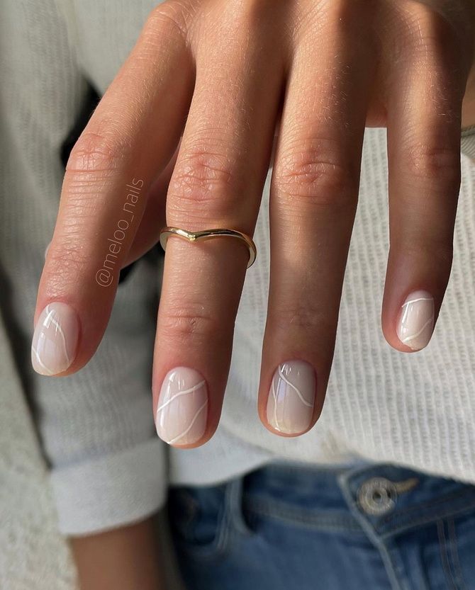 Milk manicure: a timeless trend in 2022 13