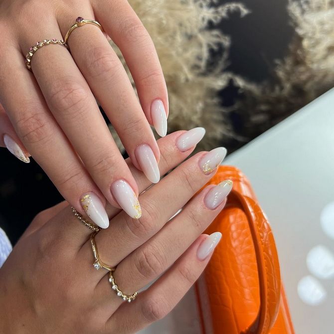 Milk manicure: a timeless trend in 2022 10