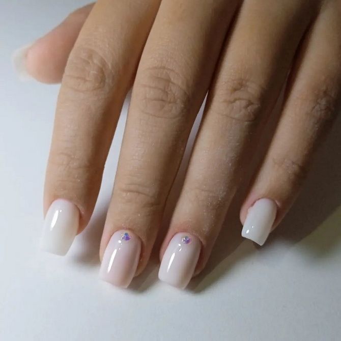 Milk manicure: a timeless trend in 2022 7