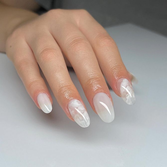 Milk manicure: a timeless trend in 2022 15