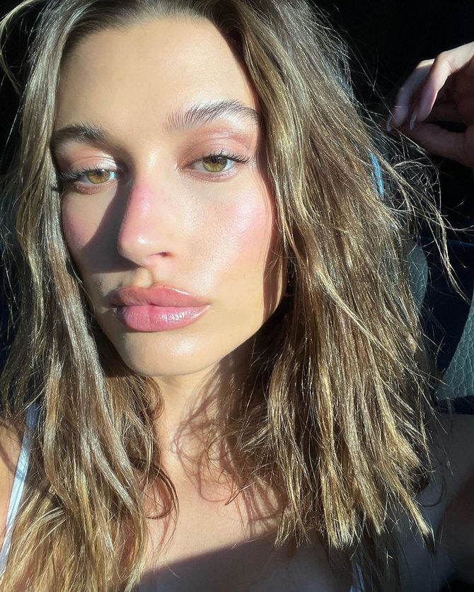 Glazed Skin: a new trend in facial skin care from Hailey Bieber 4