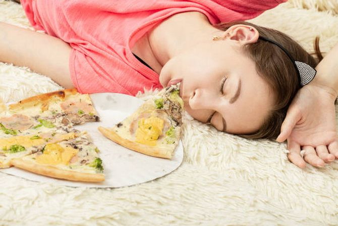 Food coma: why do we feel very tired after eating 3