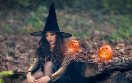 The image of a witch for Halloween: photo ideas for makeup and costumes