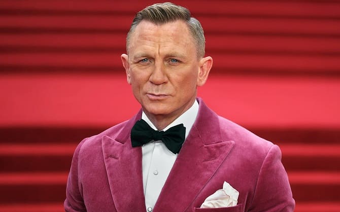 ‘007’ Daniel Craig Receives Honorary Queen’s Award 1