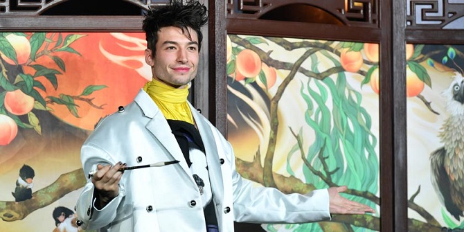 Ezra Miller is back in The Flash 1