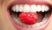 5 Lebensmittel, die die Zähne natürlich aufhellen