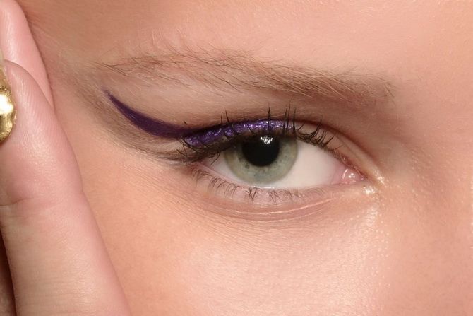 Осінні образи з фіолетовою підводкою для очей – пурпуровий, Very Peri, бузковий, лавандовий 5