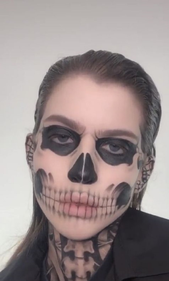 How to paint your face for Halloween: scary face painting ideas 17