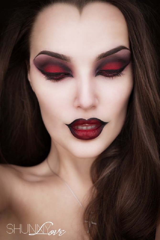 The image of a witch for Halloween: photo ideas for makeup and costumes 5