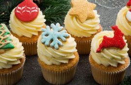 How to decorate cupcakes for the New Year with your own hands