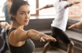 Бикрам-йога: 6 преимуществ горячей йоги для здоровья