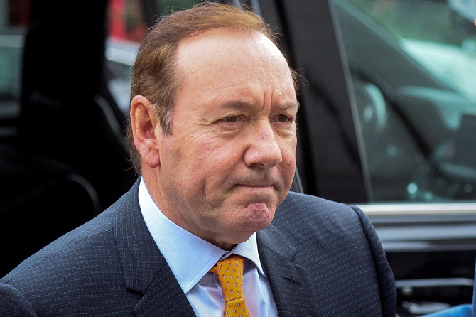 Kevin Spacey charged with seven new sex crimes 2