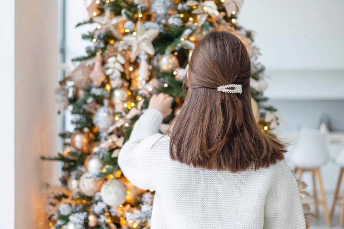 Hairstyles for the New Year 2023: shine on New Year’s Eve! 1