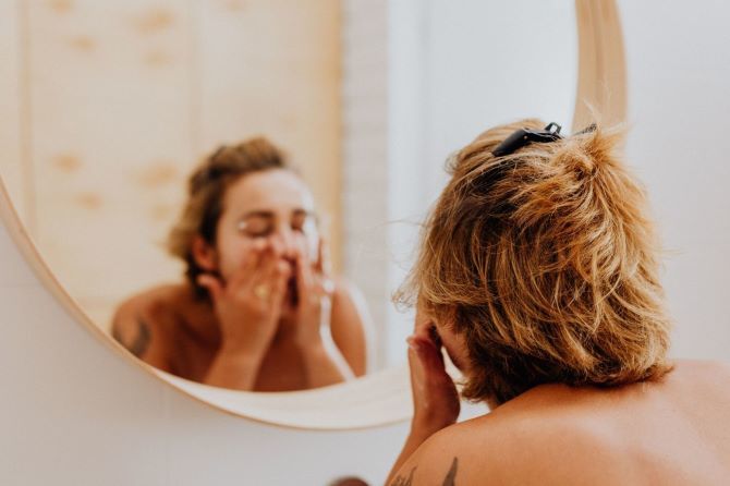 Trockene Gesichtswäsche – Vorteile und Phasen eines neuen Schönheitsverfahrens 1