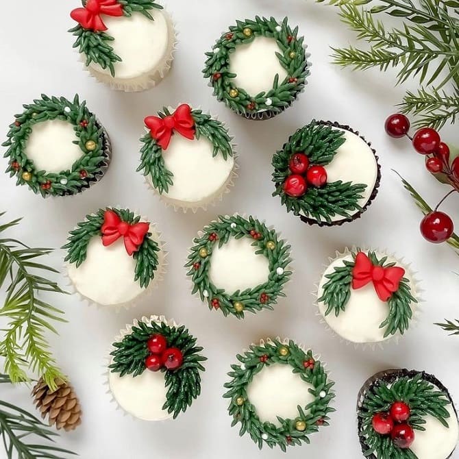 How to decorate cupcakes for the New Year with your own hands 4