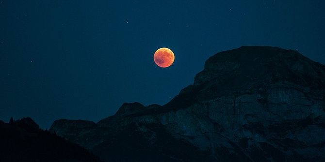 Повне місячне затемнення 8 листопада 2022: де можна спостерігати 1