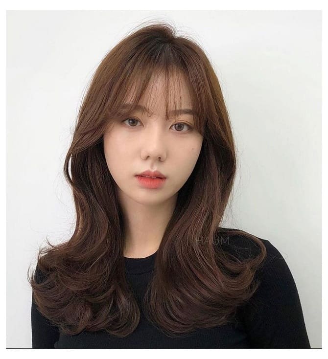 Korean bangs are in trend: who will suit and how to do it yourself? 9
