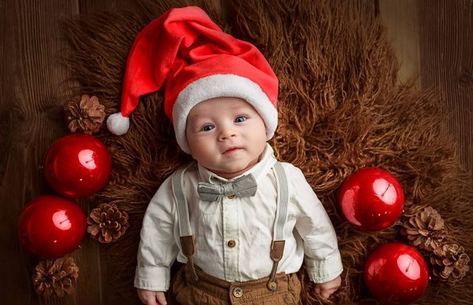 New Year’s photo session of a baby – ideas for touching baby photos 3