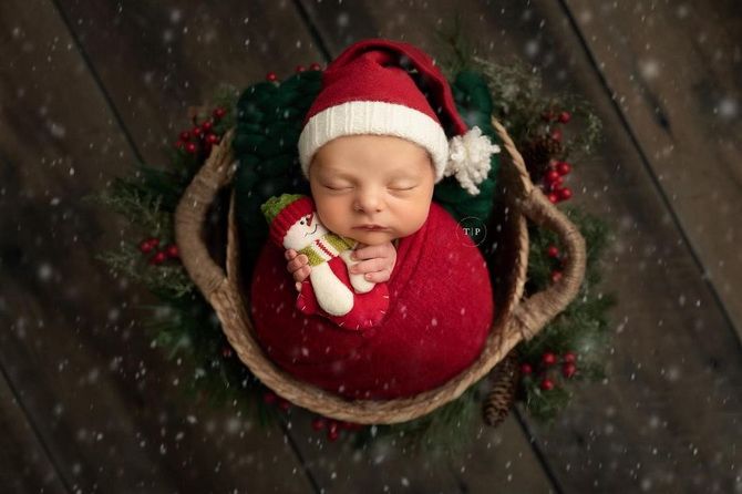 New Year’s photo session of a baby – ideas for touching baby photos 4