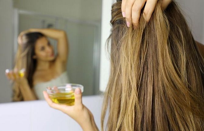 Rapeseed oil is the new trend for dry hair 2