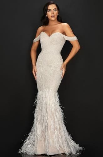 Модні весільні сукні 2023: головні тренди сезону 11