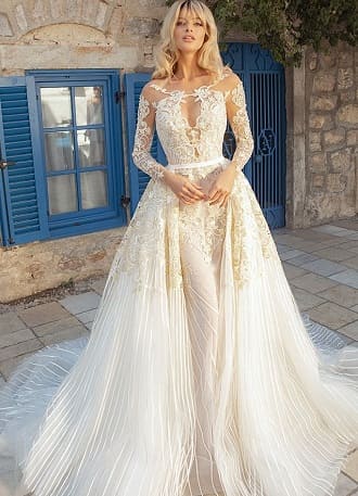 Fashionable wedding dresses 2023: the main trends of the season 24