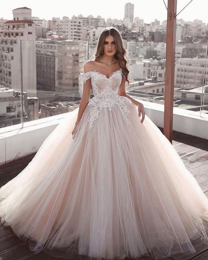 Модні весільні сукні 2023: головні тренди сезону 48