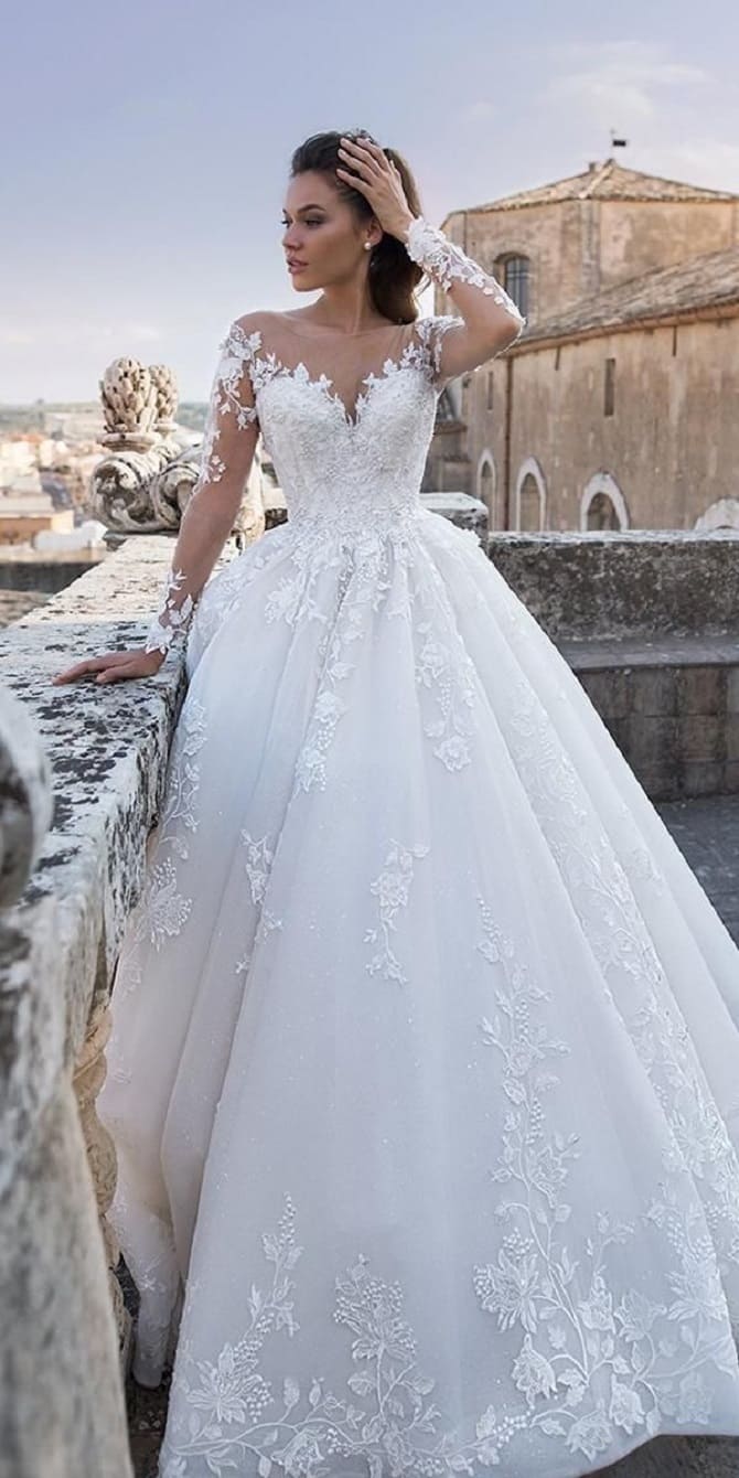 Модні весільні сукні 2023: головні тренди сезону 50