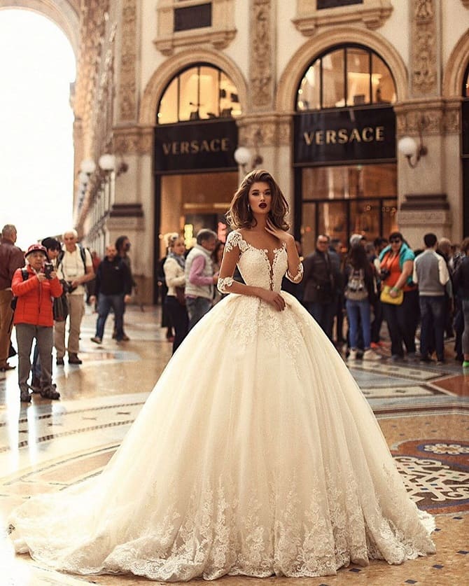 Fashionable wedding dresses 2023: the main trends of the season 51