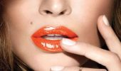 Sorgfältig! 5 Lippenstift-Farben, die dich älter aussehen lassen