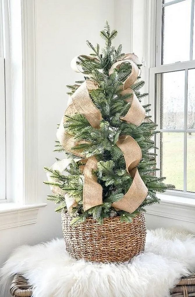 Ideas for Christmas trees in wicker baskets 3