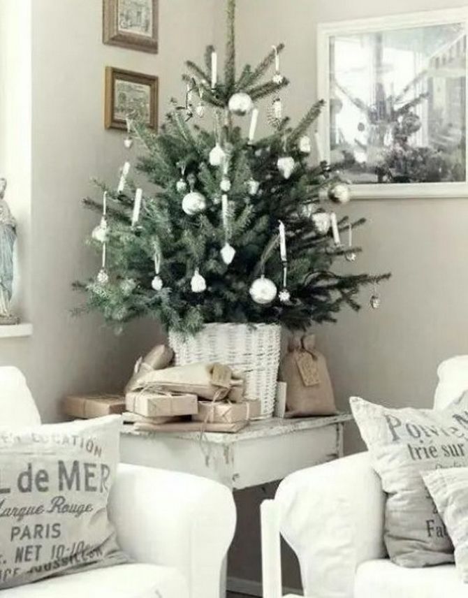 Ideas for Christmas trees in wicker baskets 33