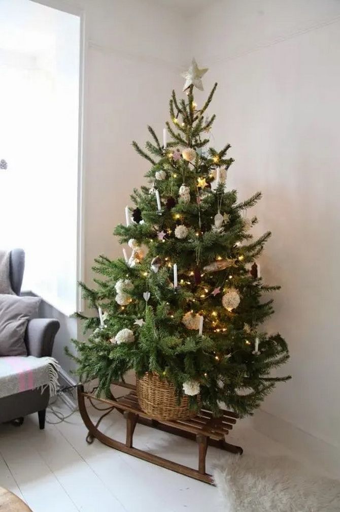 Ideas for Christmas trees in wicker baskets 10