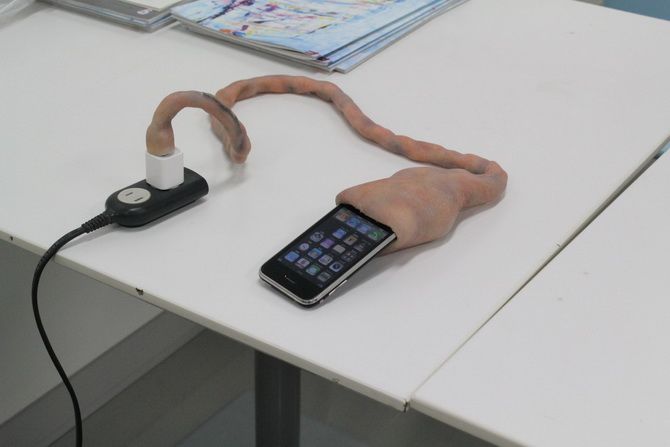 Anemometer, Kissеnger, Fan: Weird iPhone Accessories 1