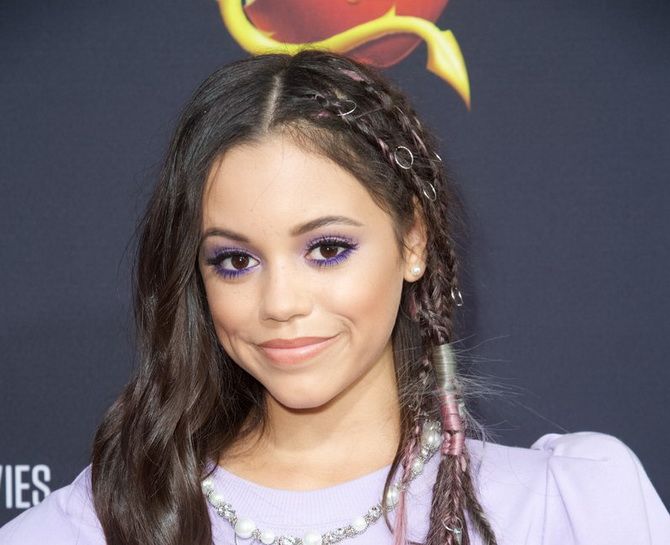 Jenna Ortega aus der Serie „Wednesday“ – was über die am meisten diskutierte Schauspielerin im Dezember 2022 bekannt ist 2