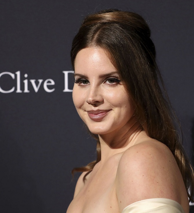 Lana Del Rey has released a new single and announced the release of the album 3