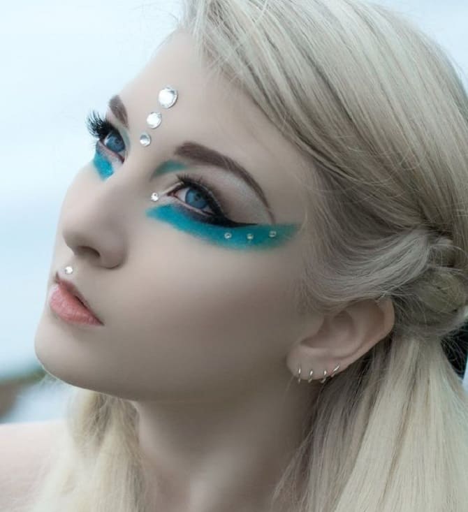 How to make Snow Maiden makeup for the New Year: fresh ideas 10