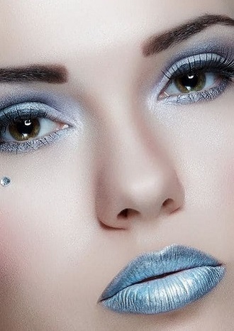 How to make Snow Maiden makeup for the New Year: fresh ideas 15