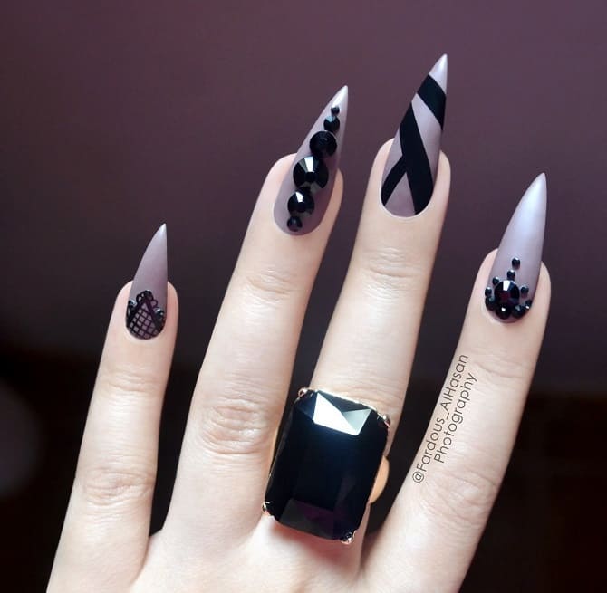 Manicure in the style of Wednesday Addams: photo ideas of stylish nail design 3