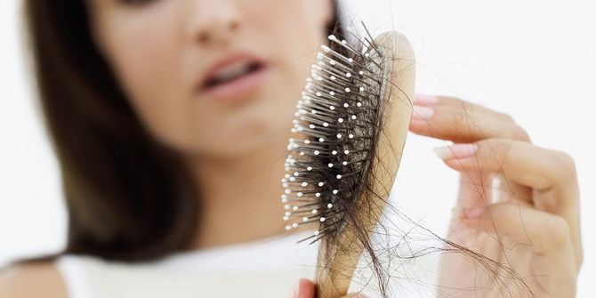 Випадіння волосся у жінок: найпоширеніші причини та рішення 5