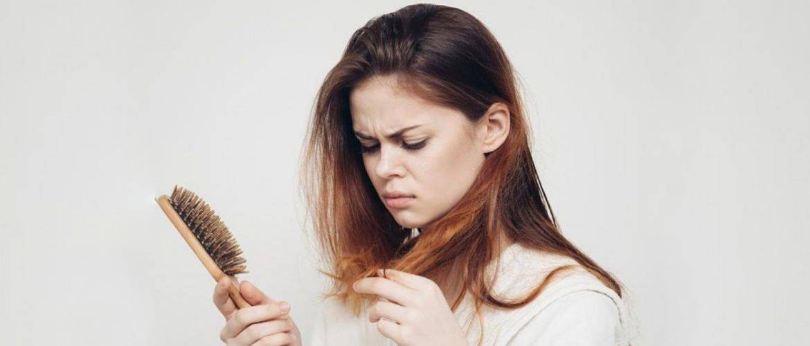Випадіння волосся у жінок: найпоширеніші причини та рішення