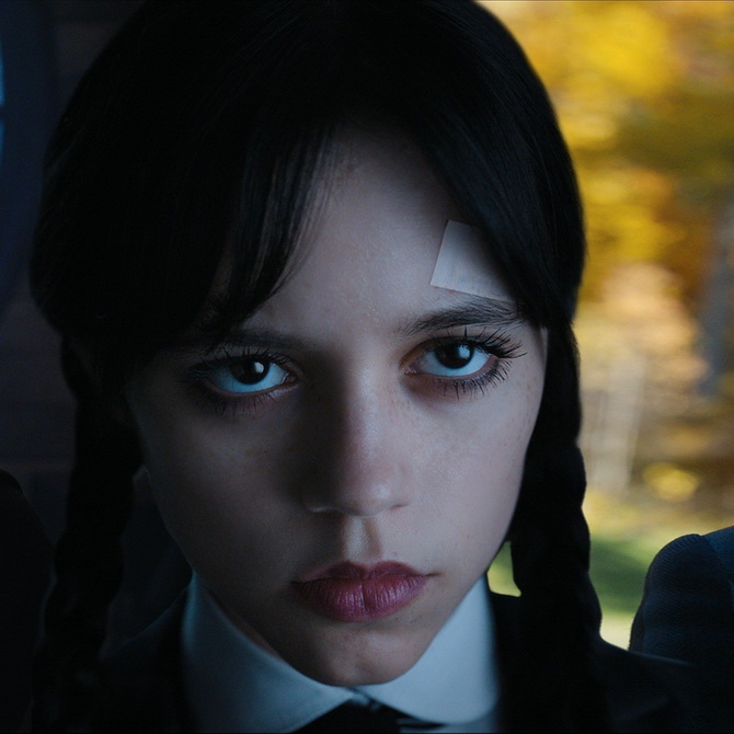 Weiches Goth-Make-up: Wie man weiches Goth-Make-up wie Wednesday Addams macht 3