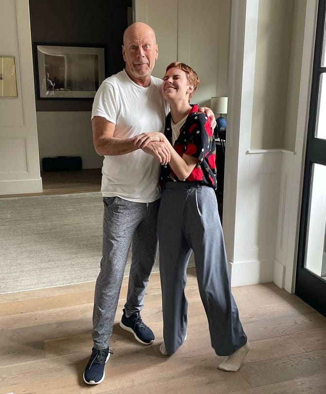 Die Tochter von Bruce Willis teilte ein Foto mit einem Patienten mit Aphasie-Vater 1