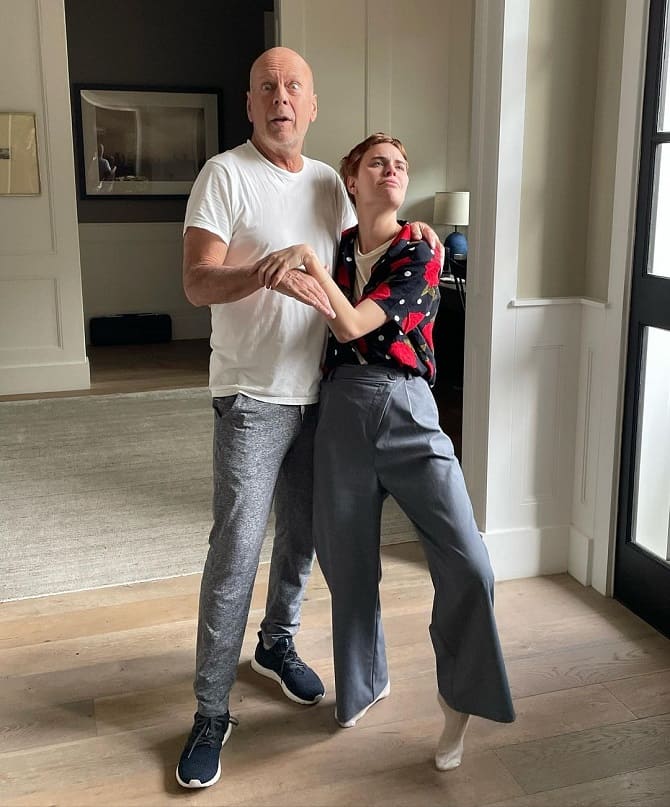 Die Tochter von Bruce Willis teilte ein Foto mit einem Patienten mit Aphasie-Vater 2