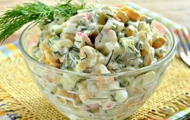 5 leckere Salate mit Krabbenstäbchen